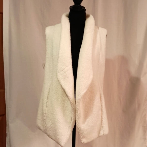 Mesh + Lace Women's Sherpa Open Teddy Vest - Picture 1 of 9